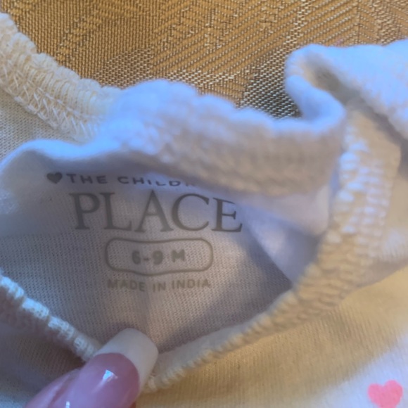 Cute lil girl 6-9months separates - Picture 2 of 3